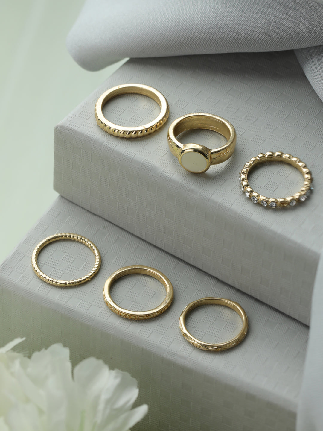 Minimalist Gold Ring Set for Women – Stackable Adjustable Rings (Set of 7)